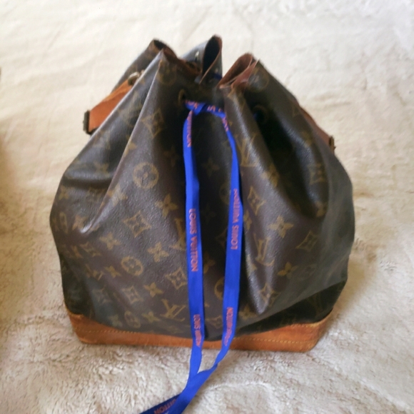 LV mono bucket bag - Picture 2 of 11